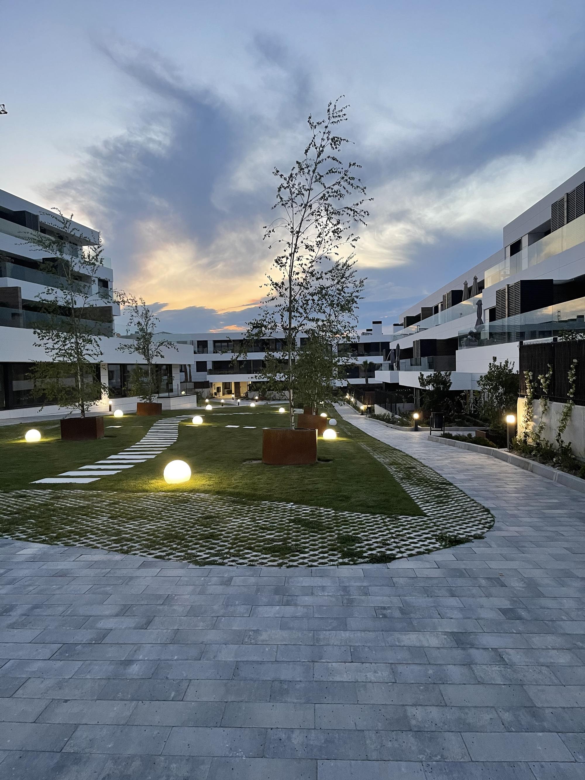 living - Piso de 176m² con 50m² de jardín en alquiler en Las Rozas - gallery thumbnail - 8
