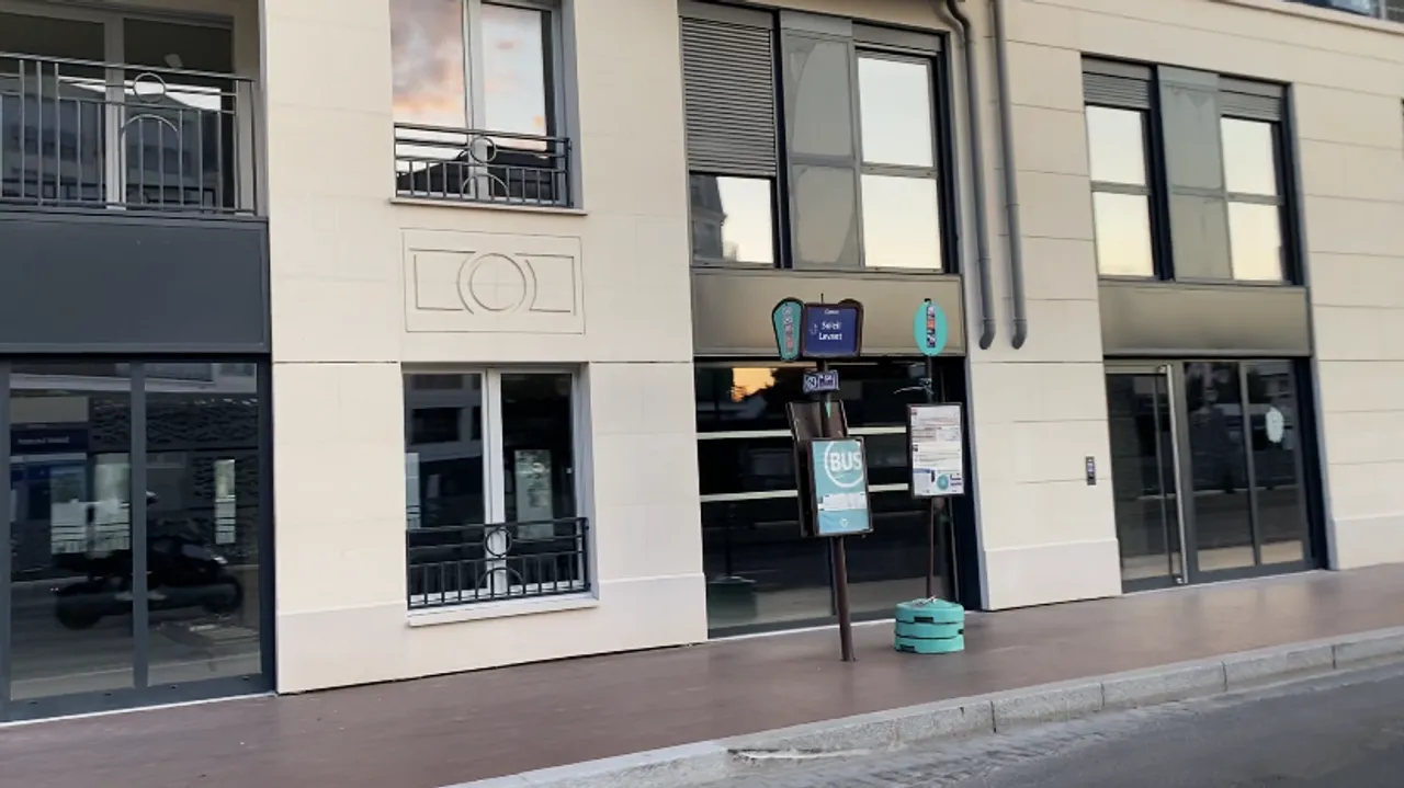 retail - Commerce Pied d’immeuble À Louer - gallery - 5