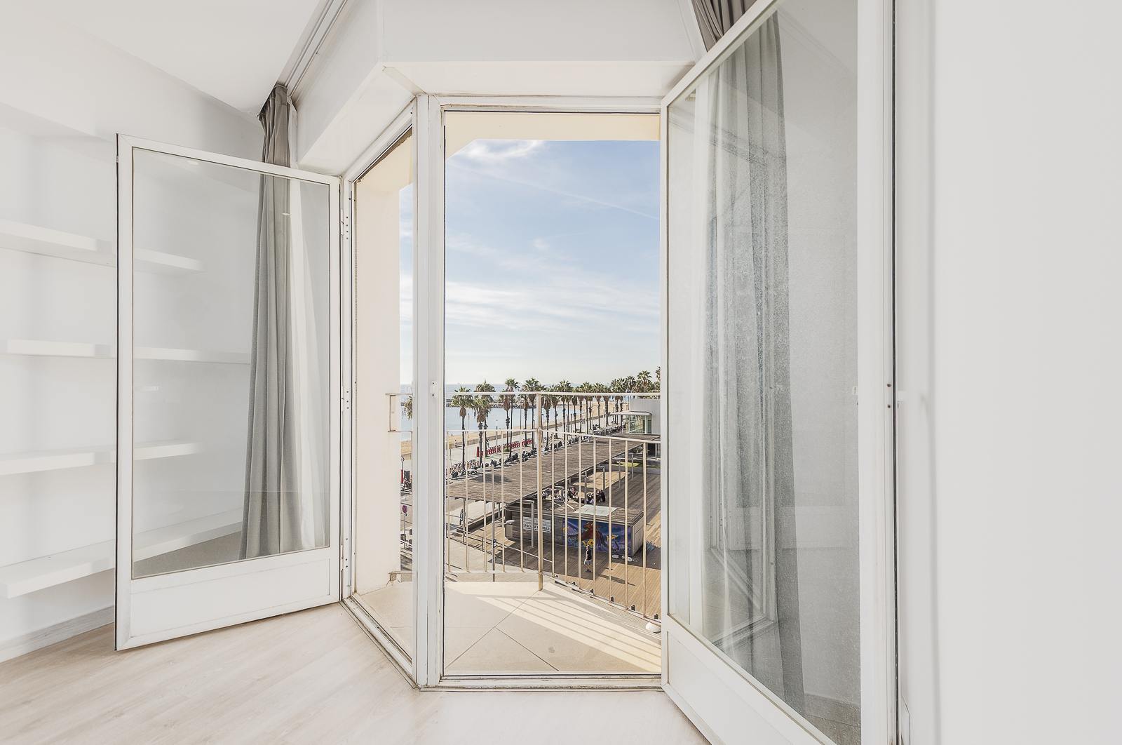 living - 80m² apartment for sale in Barceloneta, Barcelona - gallery thumbnail - 2