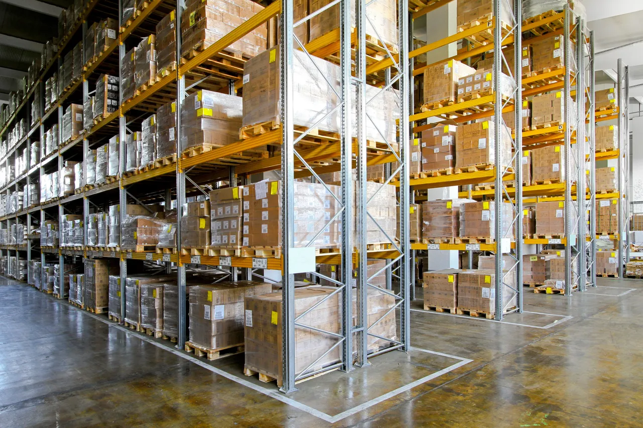logistics - Light Industrial Premises / Offices For Rent - gallery - 2