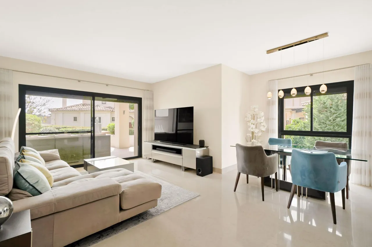 living - Piso de 169m² con 50m² terraza en venta en Benahavís - gallery - 3