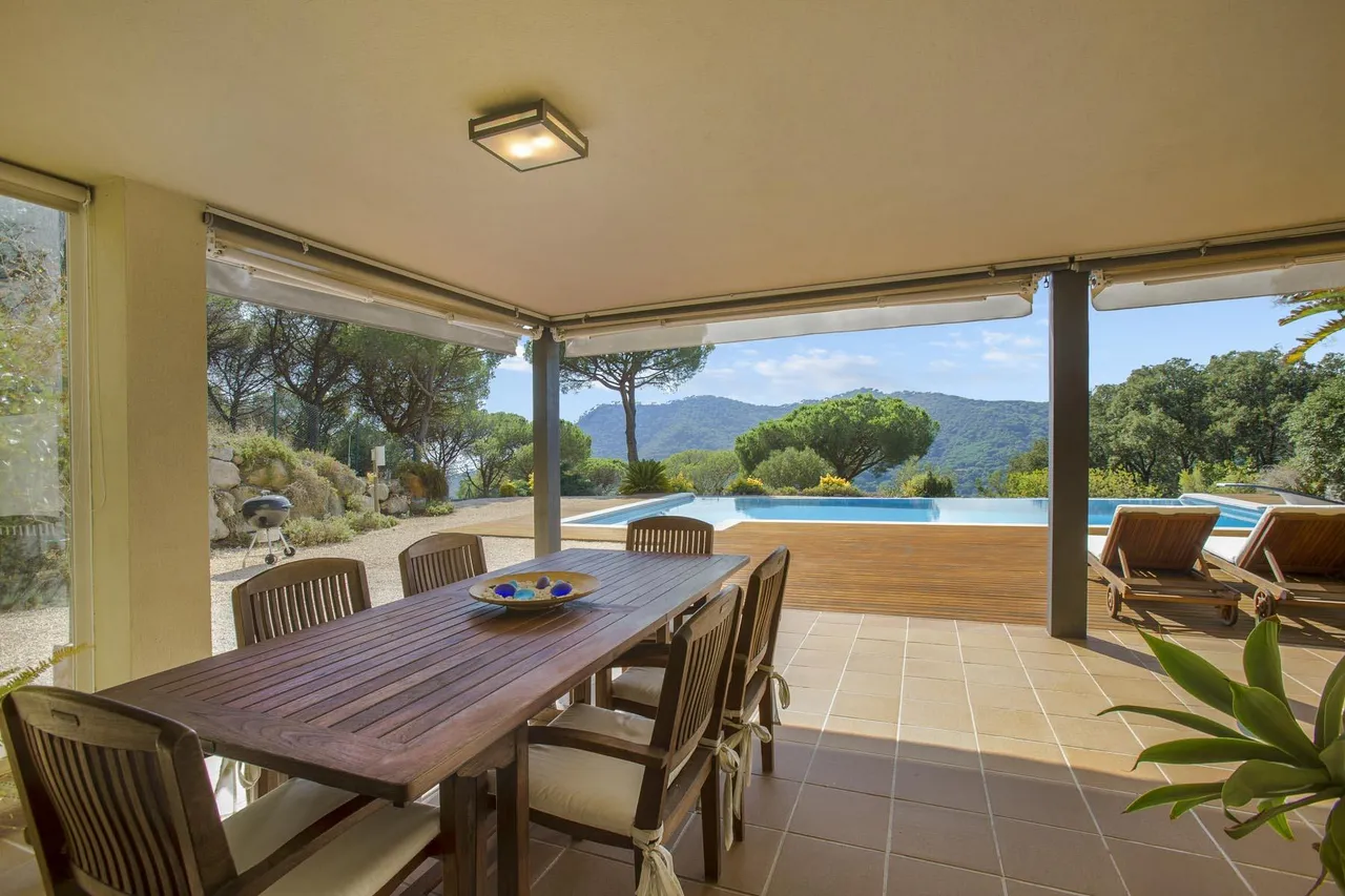 living - 4-bedroom villa with sea views and pool for sale in Cabrera - gallery - 7