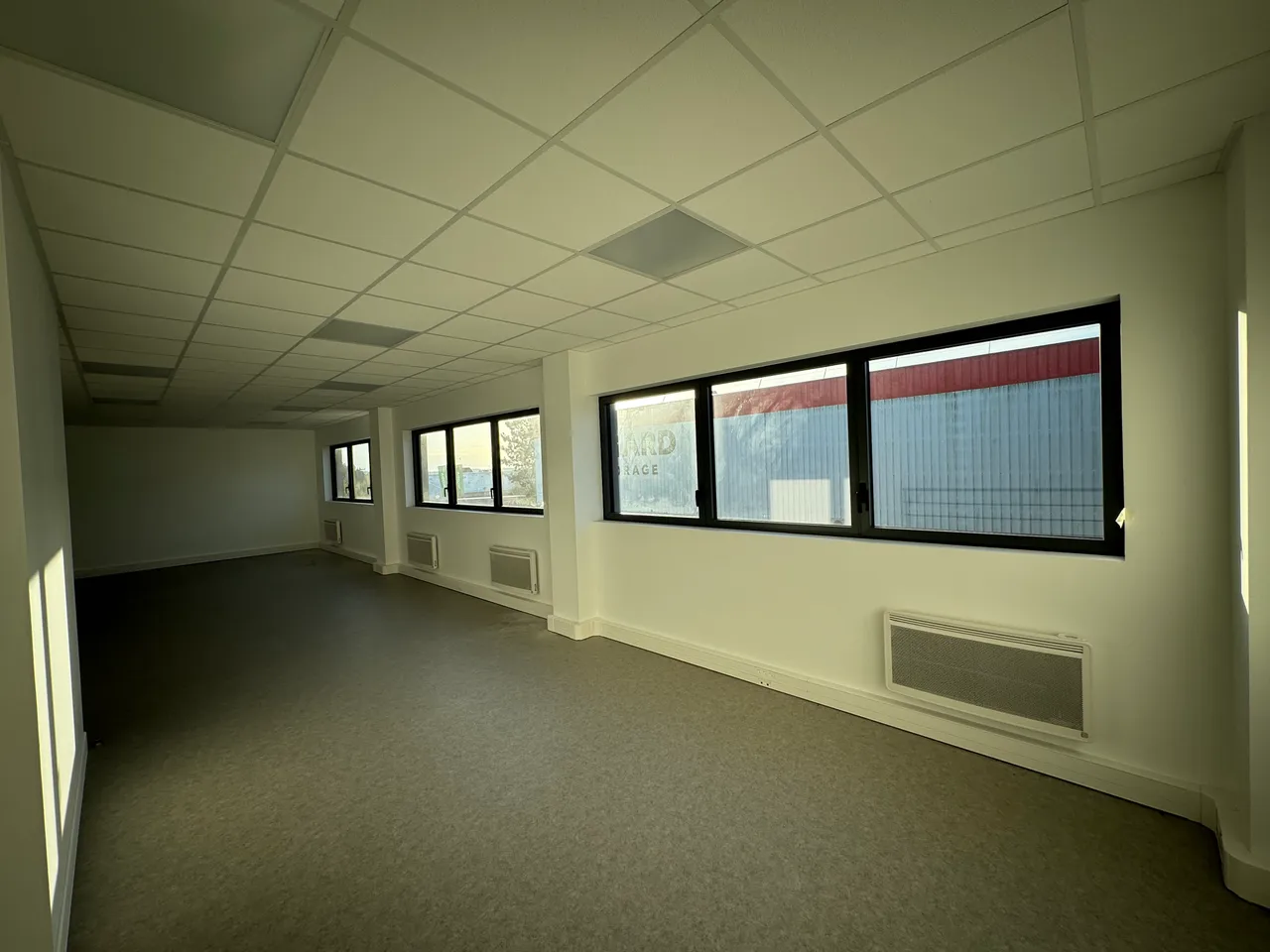 logistics - Light Industrial Premises / Offices For Rent - gallery - 7