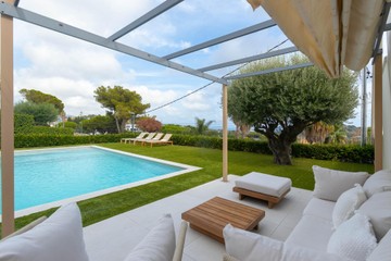 living - 486m² house / villa for sale in Tiana, Barcelona - featured