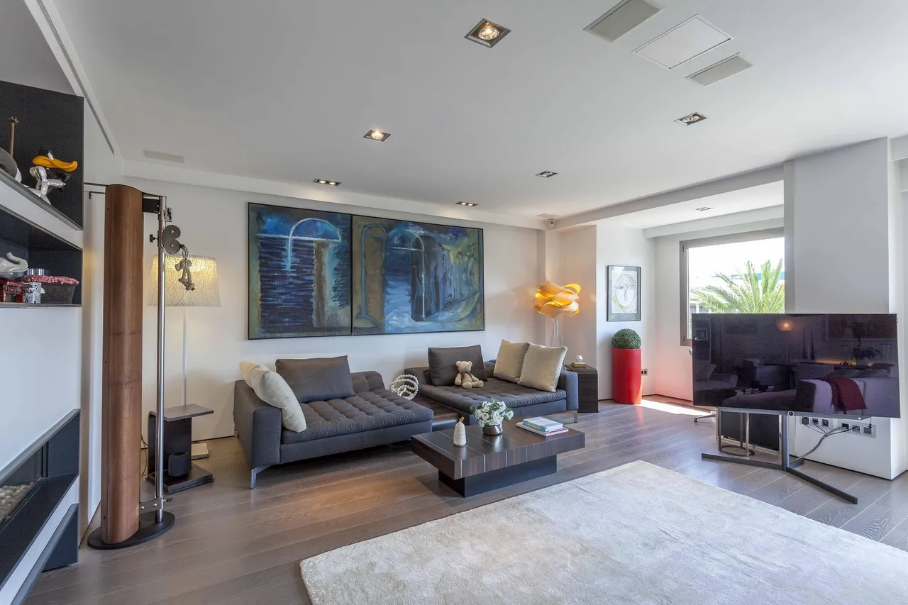 living - 298m² apartment for sale in Gran Vía, Valencia - gallery - 8