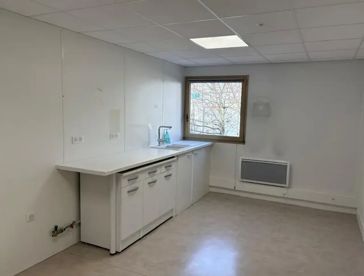 logistics - Activités / Bureaux À Louer - gallery - 9