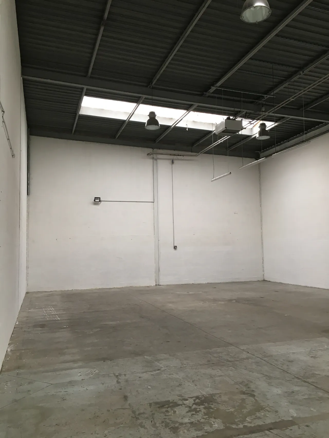 logistics - Light Industrial Premises / Offices For Rent - gallery - 4