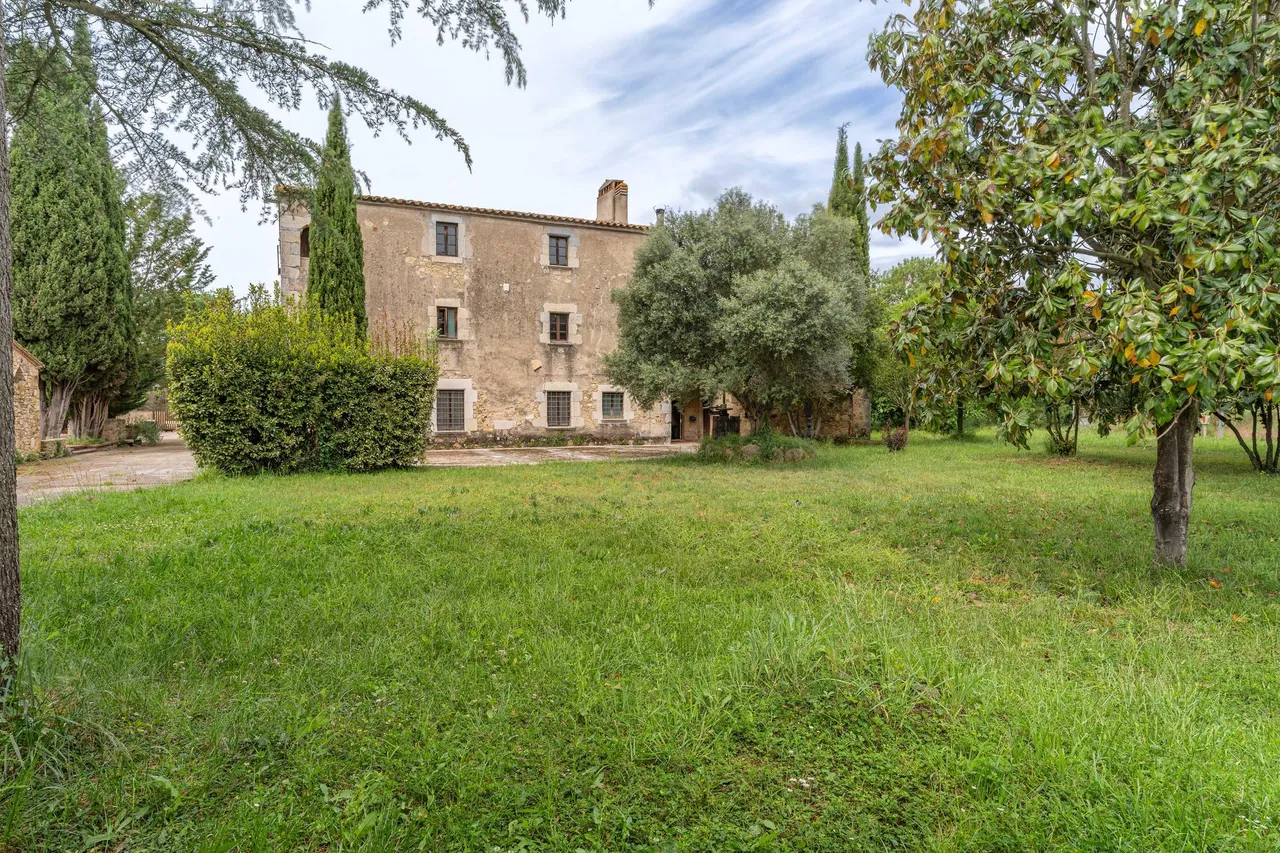 living - 2,460m² country house for sale in El Gironés, Girona - gallery - 4