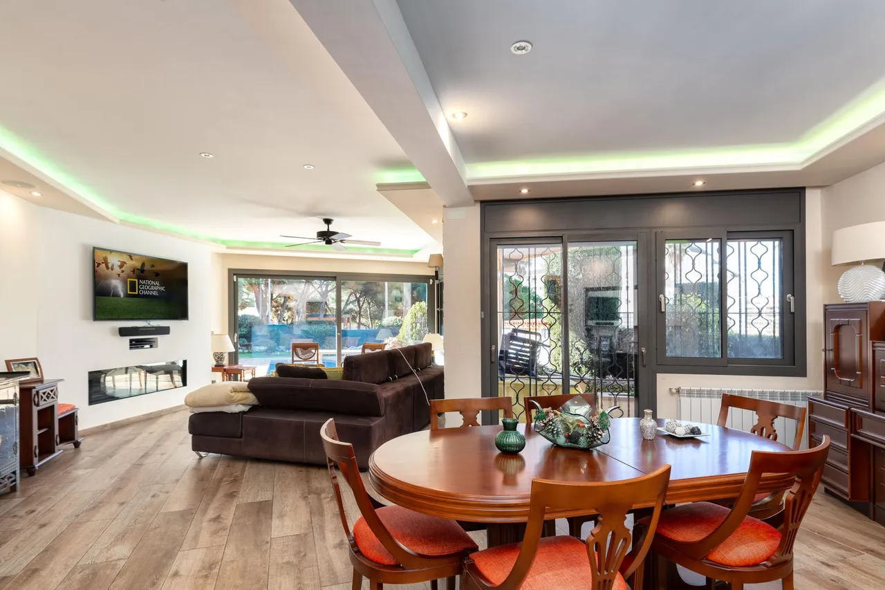 living - Casa / villa de 584m² en venta en Lloret de Mar - gallery - 8