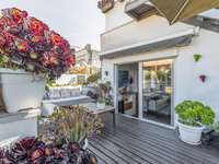 living - Ático de 43m² con 58m² terraza en venta en Poble Sec - gallery thumbnail - 2