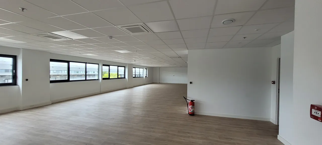 logistics - Logistics Warehouse For Rent - gallery - 3