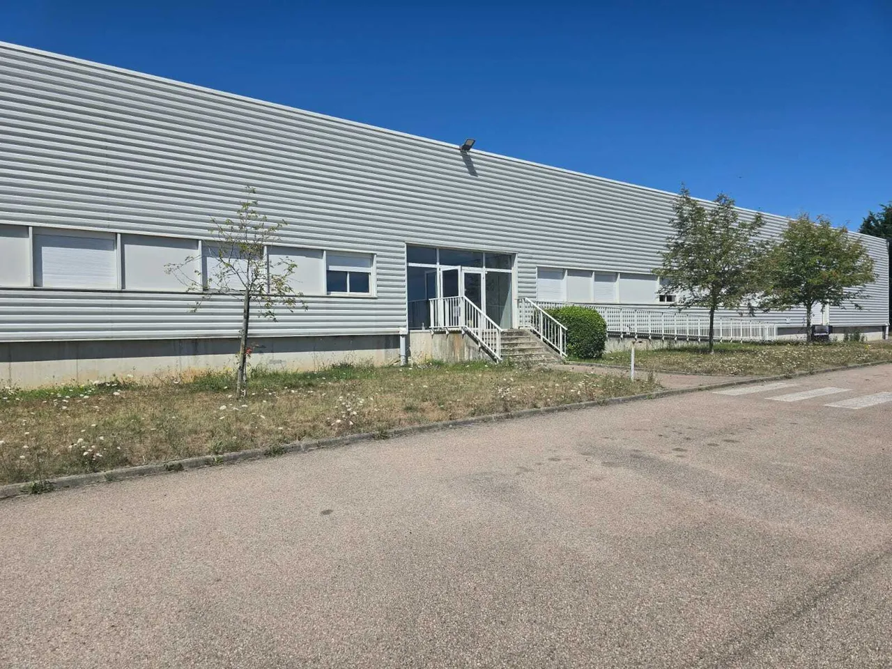 logistics - Warehouse / Offices For Sale - gallery - 8