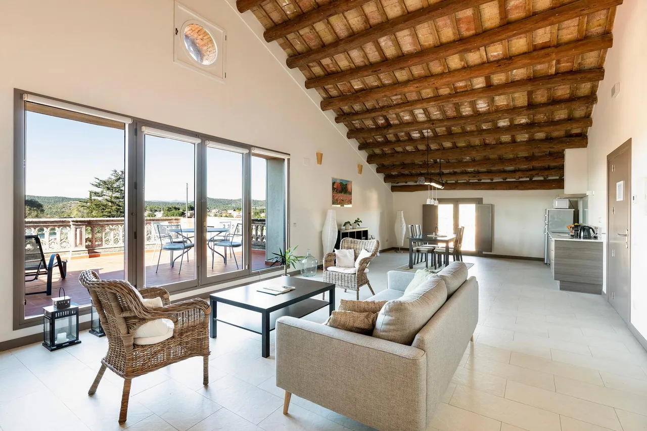 living - Casa rural de 1,200m² en venta en Penedès, Barcelona - gallery - 10