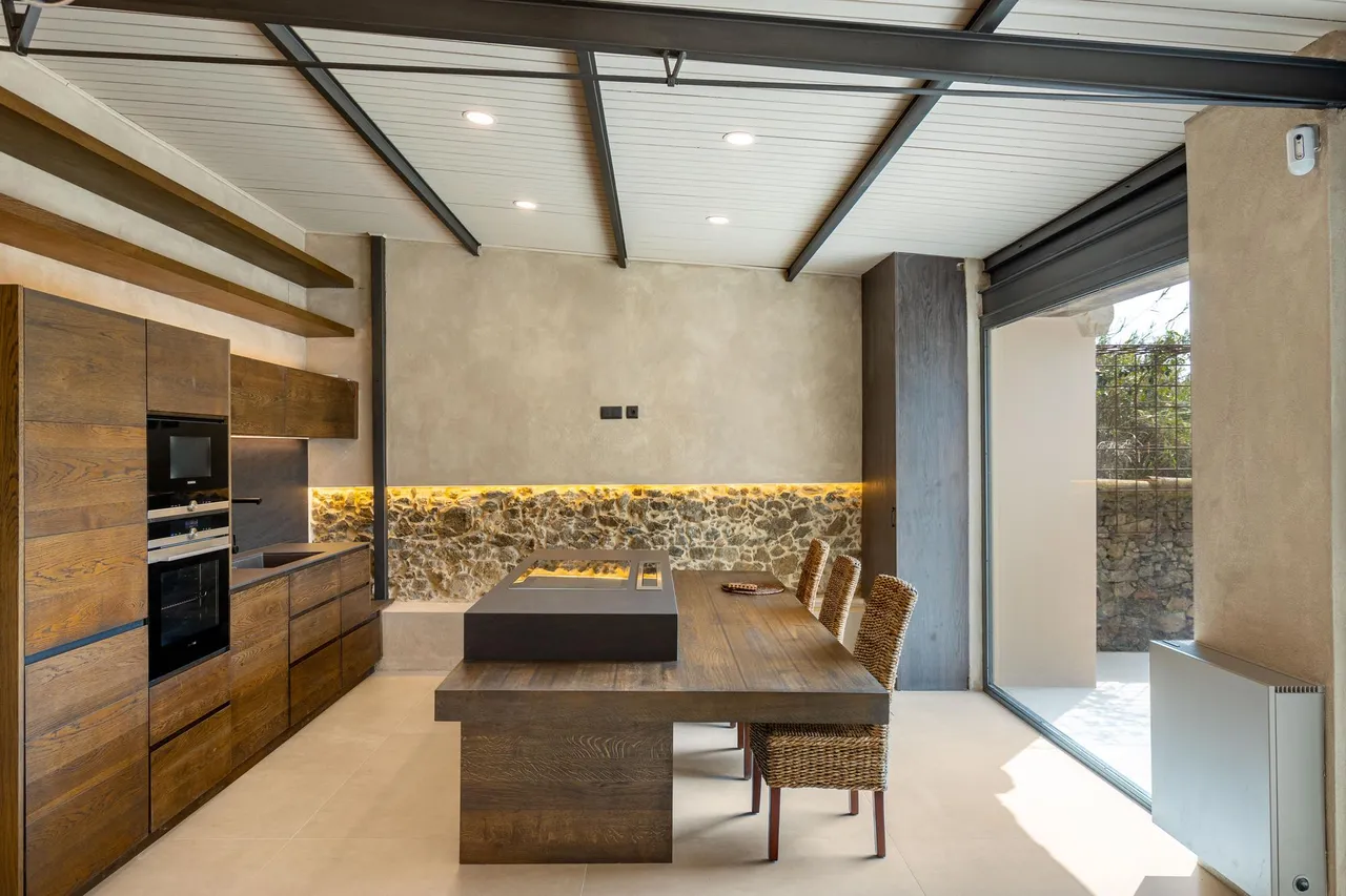 living - 713m² house / villa for sale in Sant Pol de Mar, Barcelona - gallery - 10