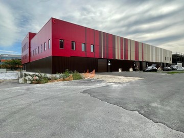 logistics - Light Industrial Premises / Offices For Rent - featured