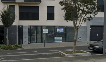 retail - Commerce Pied d’immeuble À Louer - featured