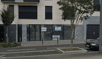 retail - Shop At The Foot Of The Building For Rent - gallery thumbnail - 1