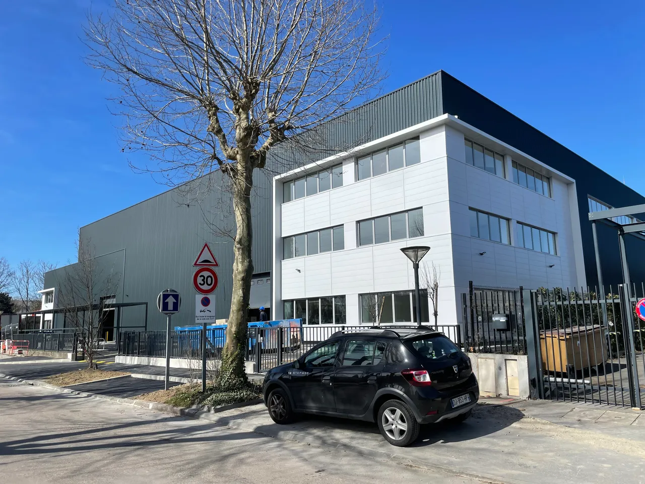 logistics - Entrepôt / Bureaux À Louer - gallery - 2