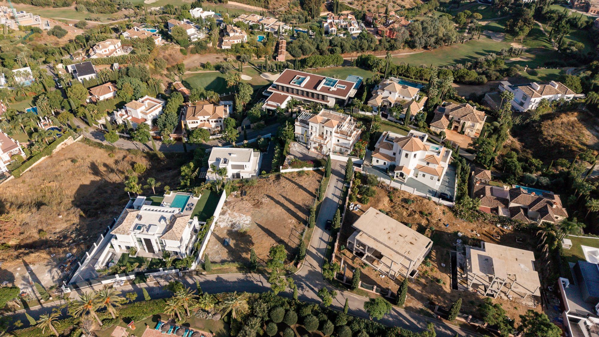 living - 119,512m² plot for sale in Benahavís, Costa del Sol - gallery thumbnail - 3