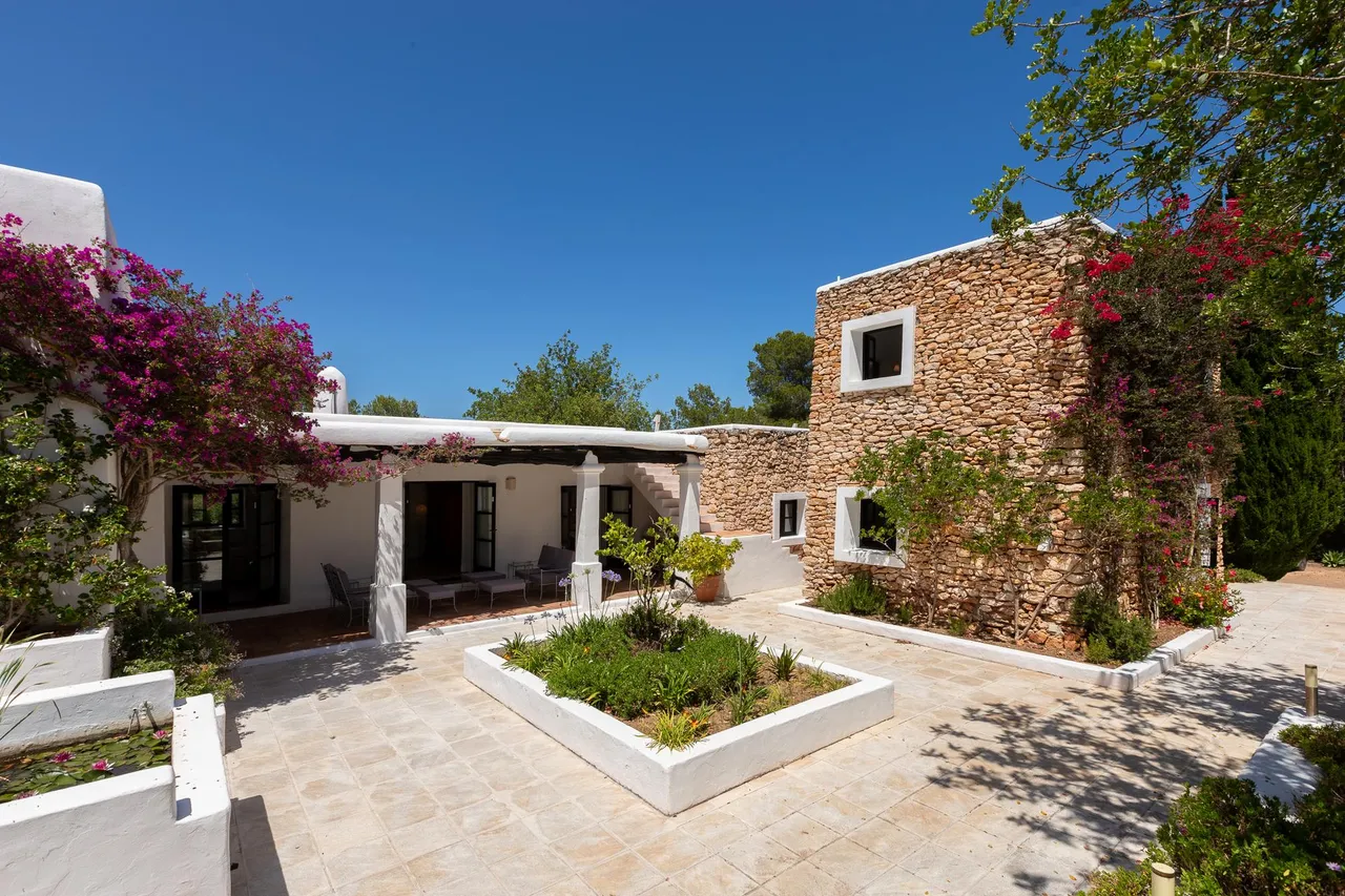 living - 390m² country house for sale in Santa Eulalia - gallery - 8