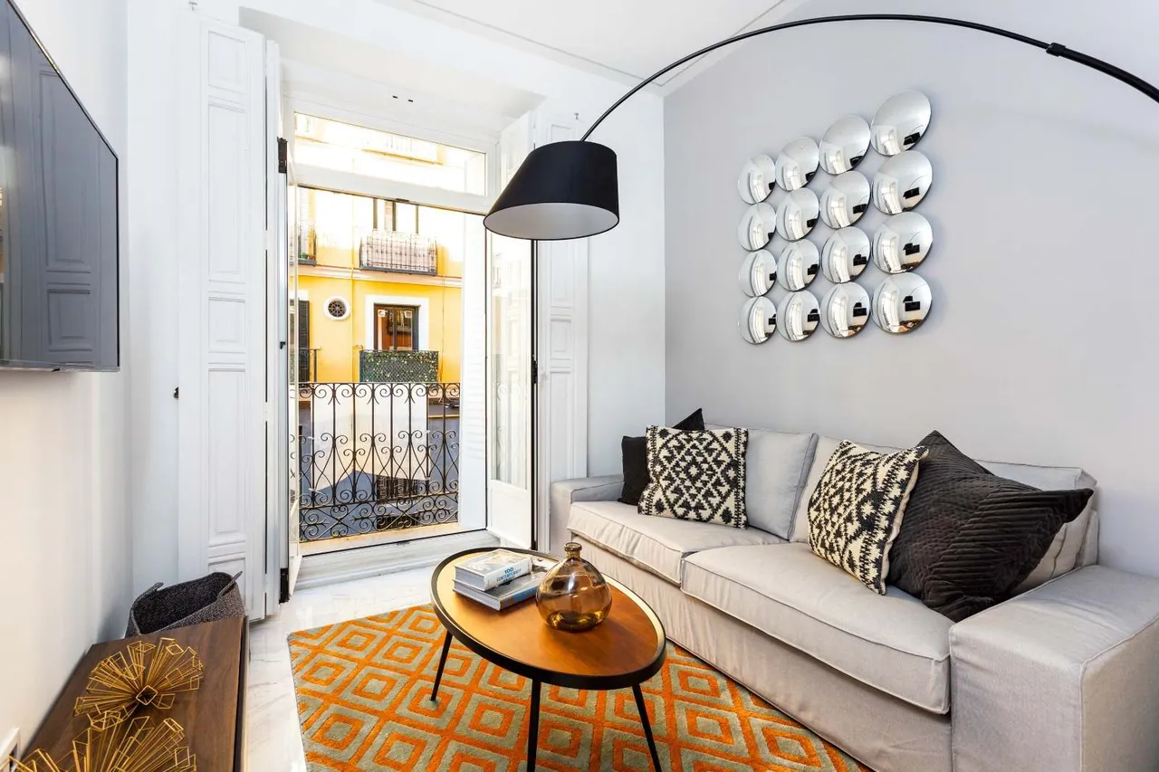 living - 68m² apartment for rent in Argüelles, Madrid - gallery - 9