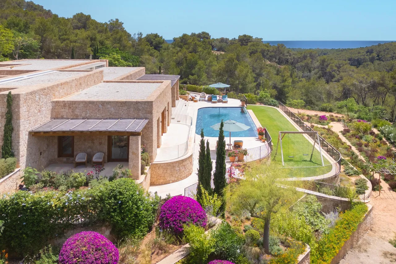 living - Casa / villa de 591m² con 85,507m² de jardín en venta en Santa Eulalia - gallery - 5