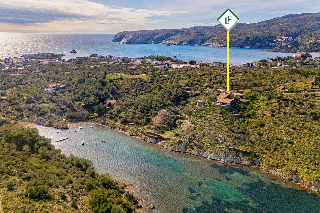 living - 714m² house / villa for sale in Cadaqués, Costa Brava - gallery - 2