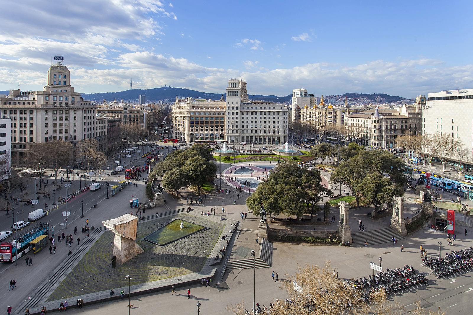 living - 250m² penthouse with 40m² terrace for rent in Eixample Right - gallery thumbnail - 10