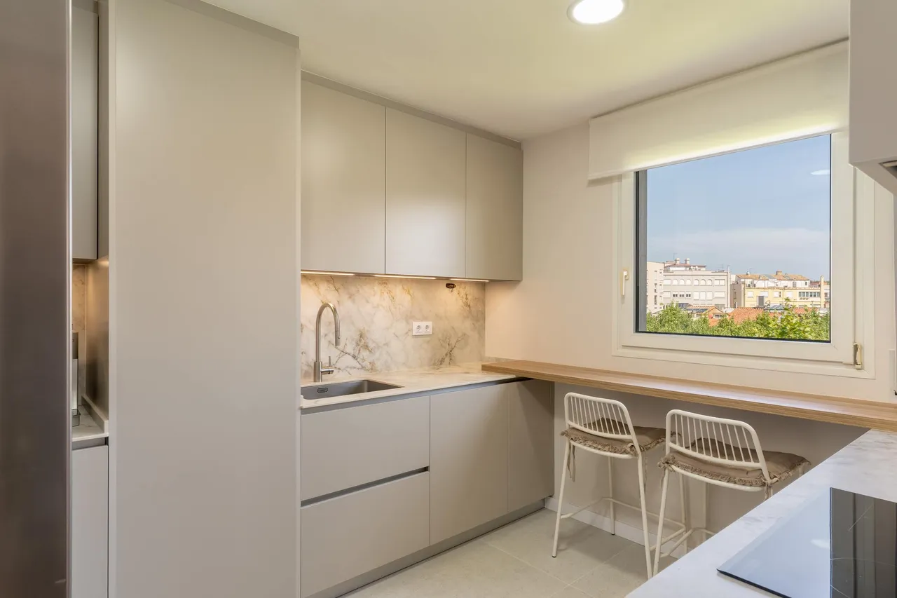 living - 116m² apartment for sale in Barri Vell, Girona - gallery - 10