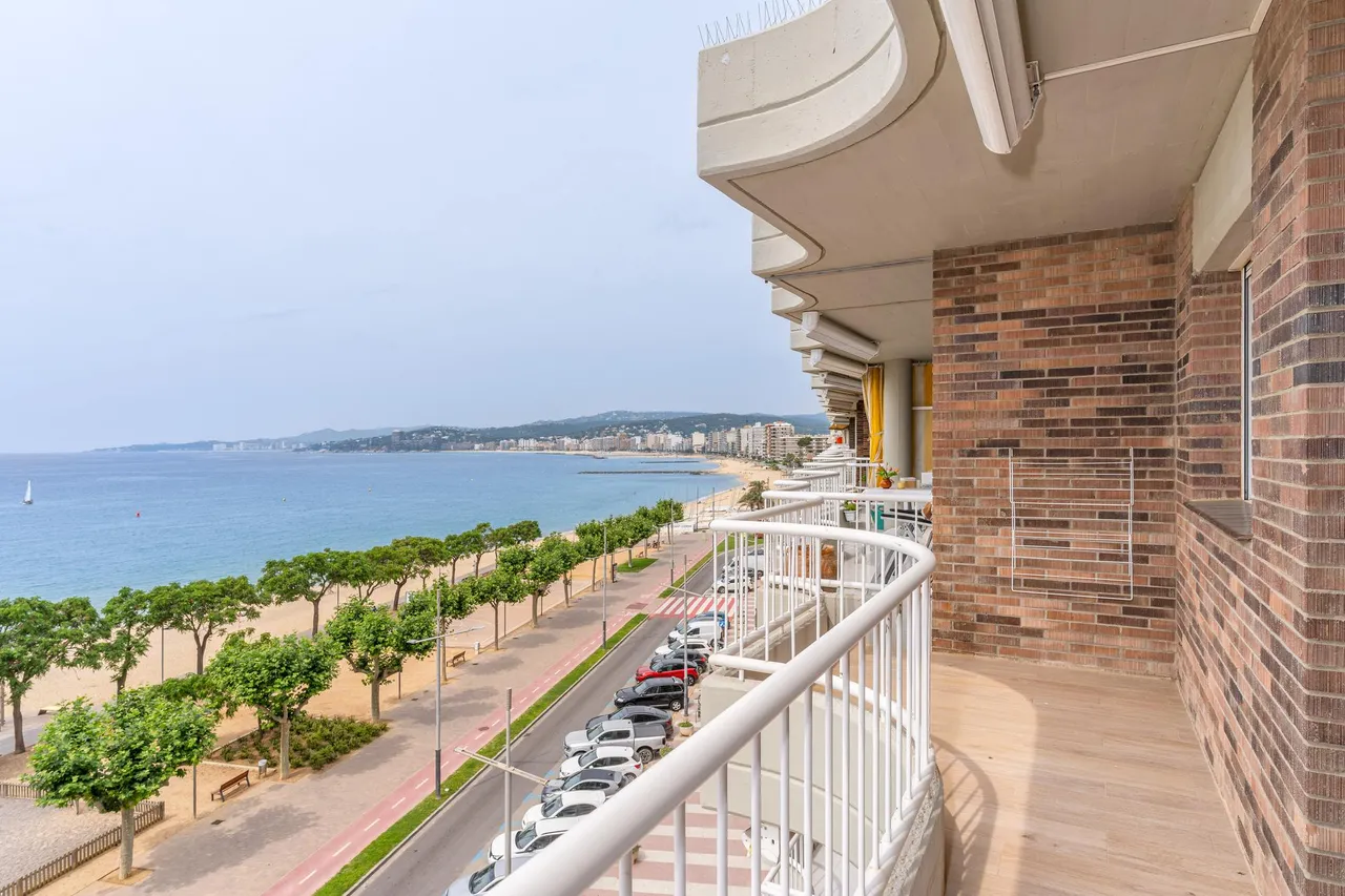 living - Piso de 126m² con 16m² terraza en venta en Palamós - gallery - 4
