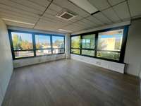 logistics - Activités / Bureaux À Louer - gallery thumbnail - 6