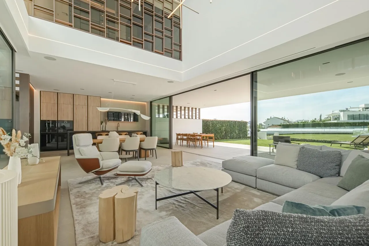 living - 373m² house / villa with 240m² terrace for sale in Golden Mile - gallery - 5
