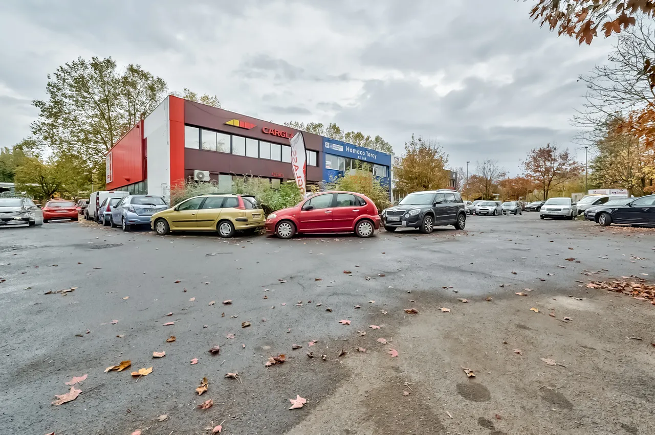 logistics - Light Industrial Premises / Offices For Rent - gallery - 3