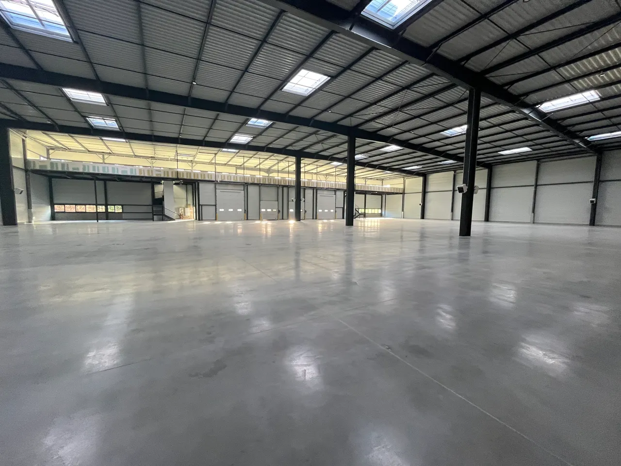 logistics - Entrepôt / Bureaux À Louer - gallery - 9