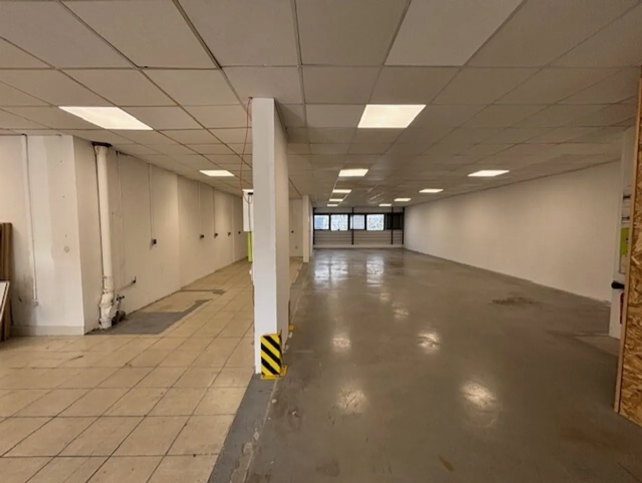 logistics - Activités / Bureaux À Louer - gallery - 2