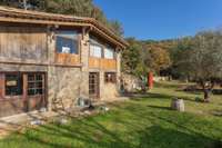 living - Casa rural de 775m² en venta en Pla de l'Estany, Girona - gallery thumbnail - 6