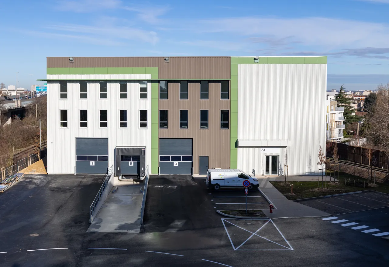 logistics - Light Industrial Premises / Offices For Rent - gallery - 4