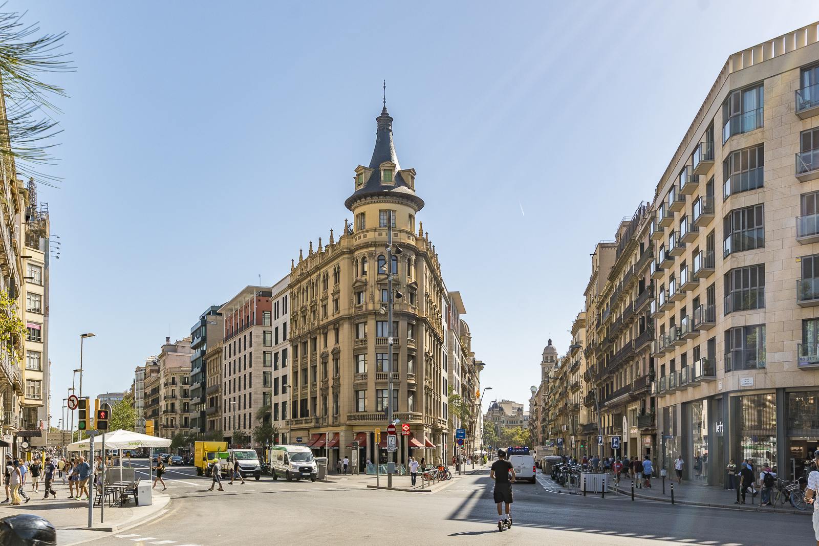 living - 92m² apartment with 6m² terrace for sale in Eixample Left - gallery thumbnail - 4