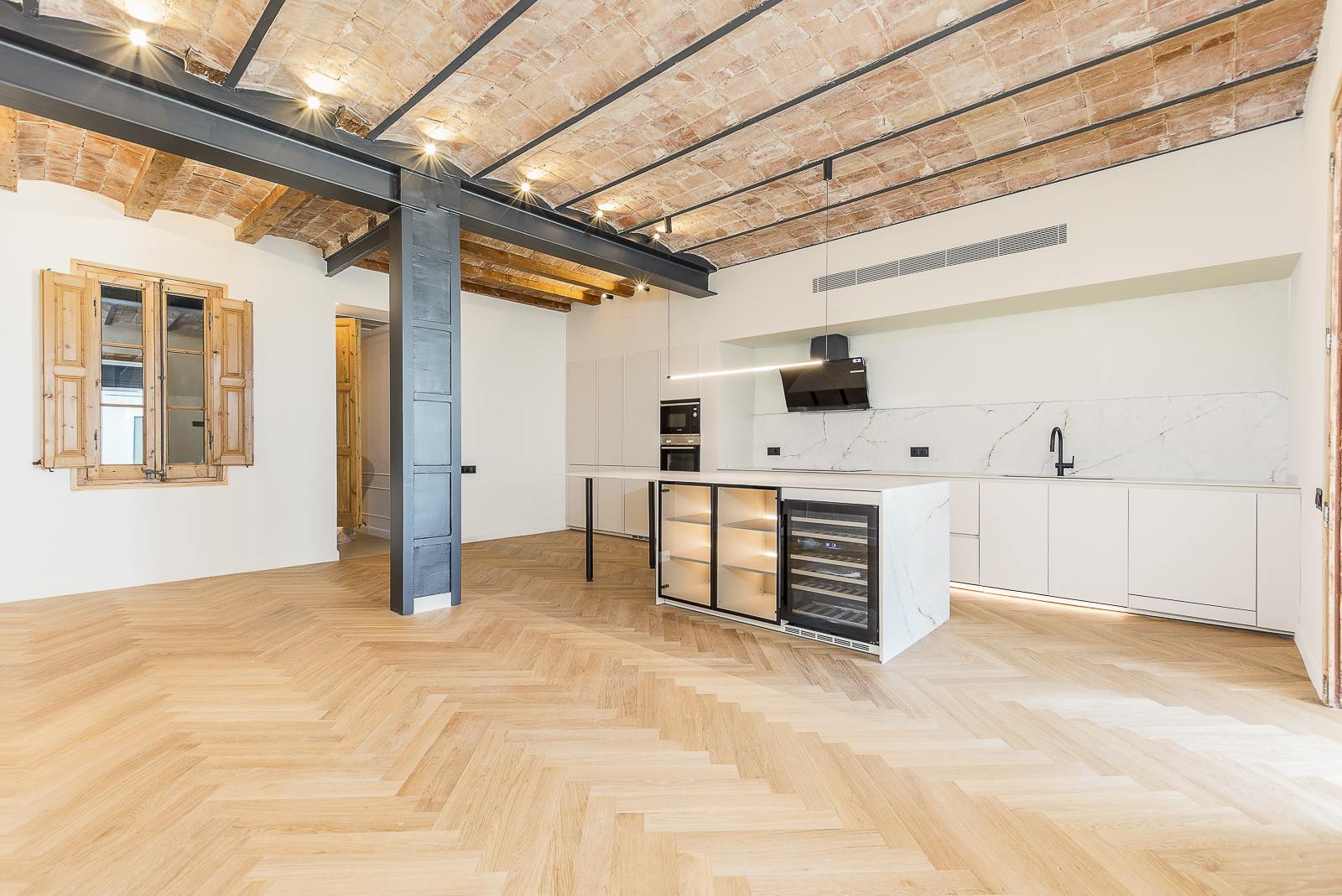 living - Piso de 140m² con 27m² terraza en venta en Eixample Izquierdo - gallery thumbnail - 1