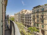 living - Piso de 209m² en venta en Eixample Derecho, Barcelona - gallery thumbnail - 10