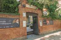 living - Piso de 93m² en venta en Almagro, Madrid - gallery thumbnail - 9