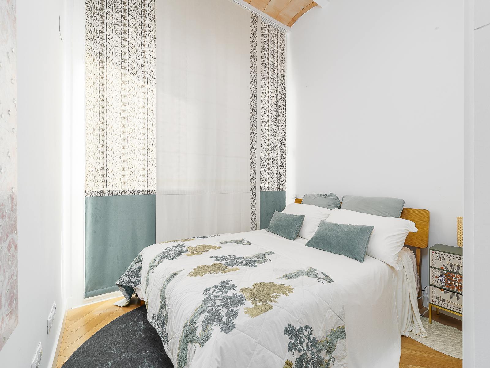 living - Piso de 70m² con 27m² de jardín en venta en Poble Sec - gallery thumbnail - 9