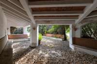living - Casa rural de 1,847m² en venta en Sant Andreu de Llavaneres - gallery thumbnail - 6
