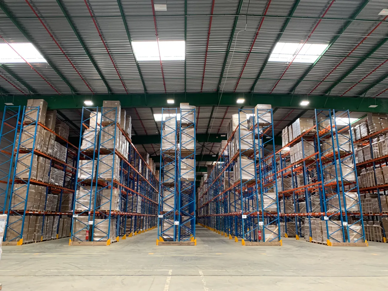 logistics - Logistics Warehouse For Rent - gallery - 3