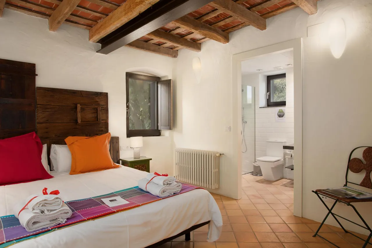 living - 607m² country house for sale in La Garrotxa, Girona - gallery - 10