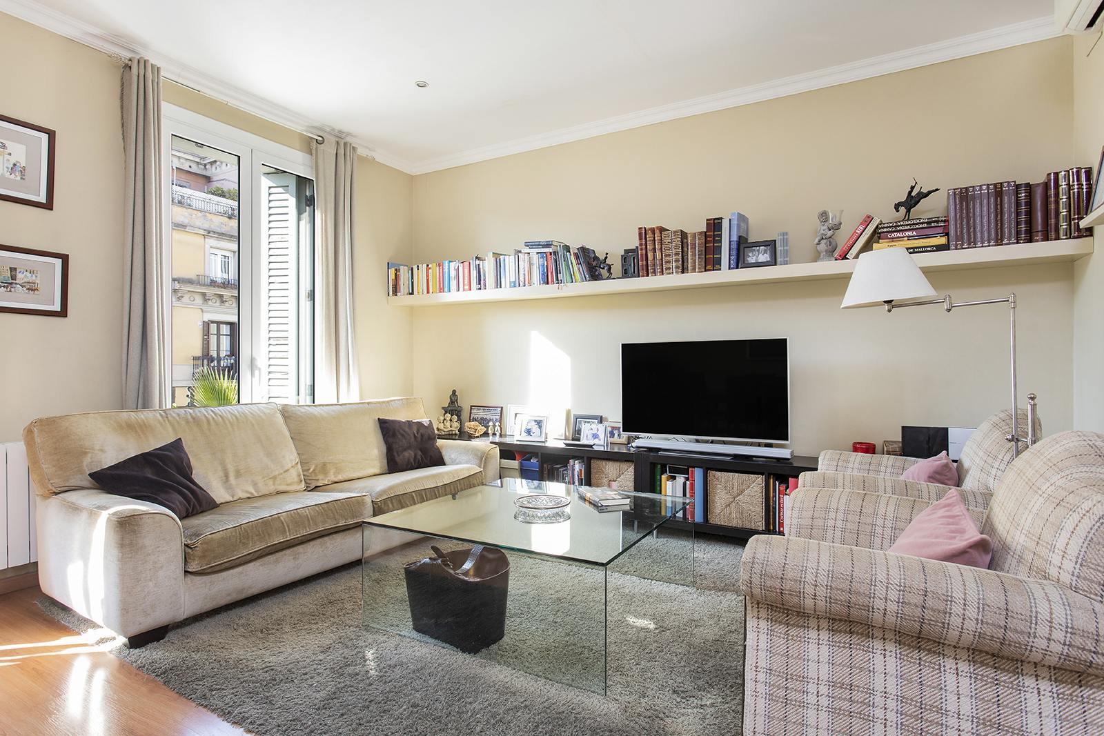 living - 121m² apartment for sale in Eixample Left, Barcelona - gallery thumbnail - 2