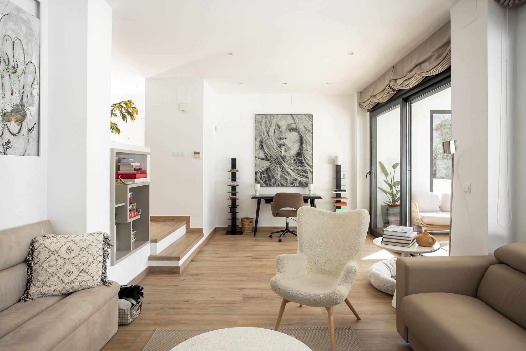 living - Casa / villa de 350m² en alquiler en La Moraleja Urbanización - gallery thumbnail - 10