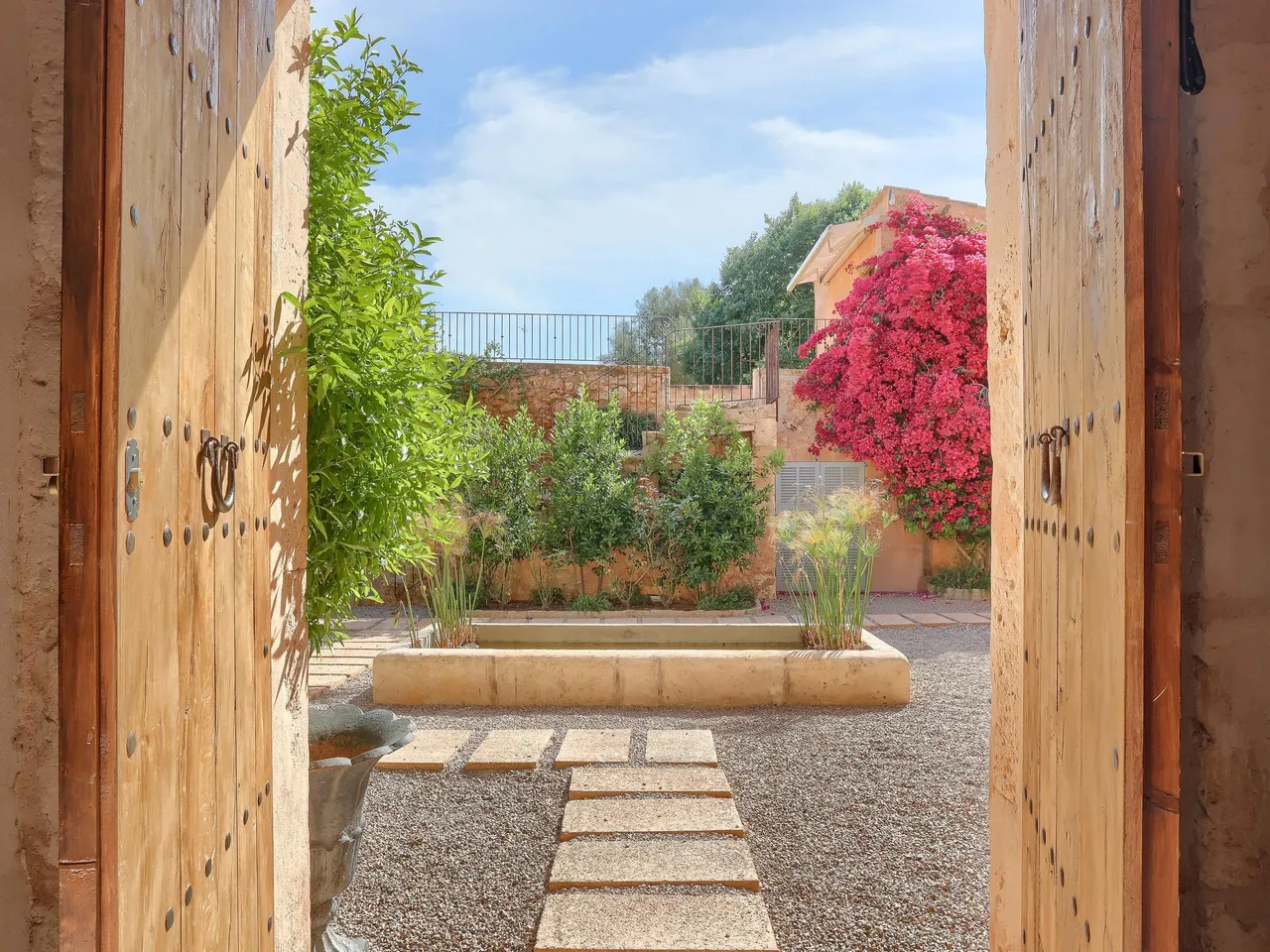 living - Casa rural de 1,265m² en venta en Llucmajor, Islas Baleares - gallery - 4