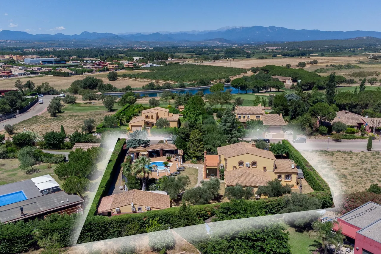 living - Casa / villa de 423m² en venta en Alt Empordà, Girona - gallery - 4