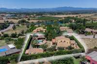 living - Casa / villa de 423m² en venta en Alt Empordà, Girona - gallery thumbnail - 4